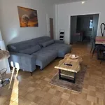 Rene Deluxe 2 In Einer Wg Mit Gemeinschaftsküche Apartamento
