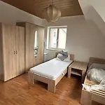 Rene Deluxe 2 In Einer Wg Mit Gemeinschaftsküche Apartamento