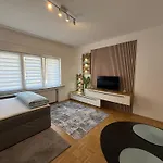 Rene Deluxe 2 In Einer Wg Mit Gemeinschaftskueche * Oberhausen (North Rhine-Westphalia)
