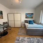 Rene Deluxe 2 In Einer Wg Mit Gemeinschaftsküche Apartamento *