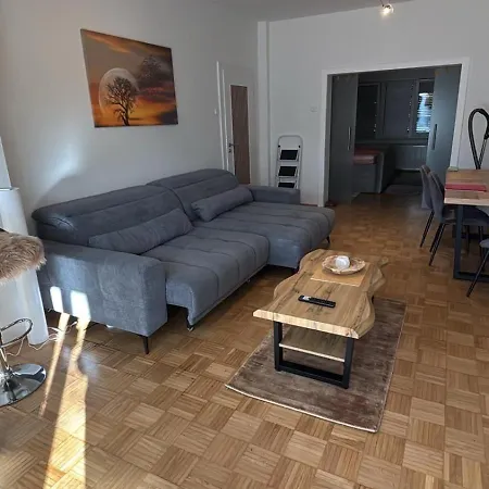 Rene Deluxe 2 In Einer Wg Mit Gemeinschaftskueche 公寓