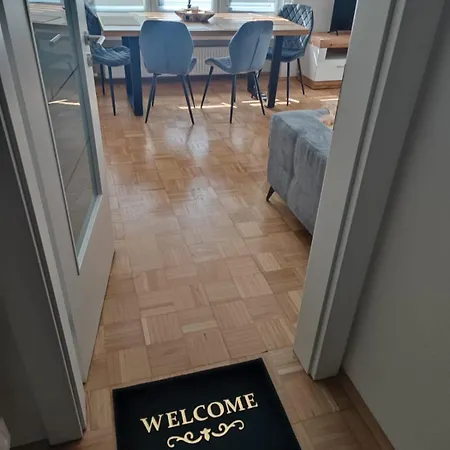 Rene Deluxe Apartament 2 Zimmer In Einer Wg Mit Gemeinschaftskueche * Oberhausen (North Rhine-Westphalia)