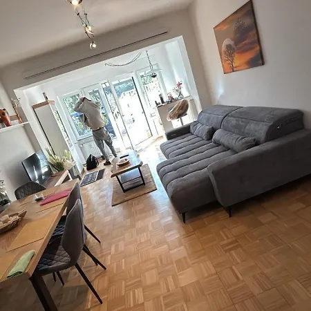 Rene Deluxe Apartament 2 Zimmer In Einer Wg Mit Gemeinschaftskueche * Oberhausen (North Rhine-Westphalia)