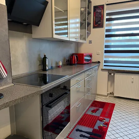 Rene Deluxe Apartament 2 Zimmer In Einer Wg Mit Gemeinschaftskueche * Oberhausen (North Rhine-Westphalia)