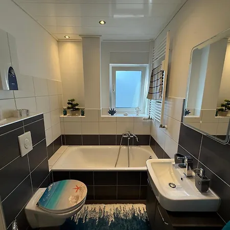 Rene Deluxe Apartament 2 Zimmer In Einer Wg Mit Gemeinschaftskueche