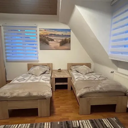 Rene Deluxe Apartament 2 Zimmer In Einer Wg Mit Gemeinschaftskueche Apartment *