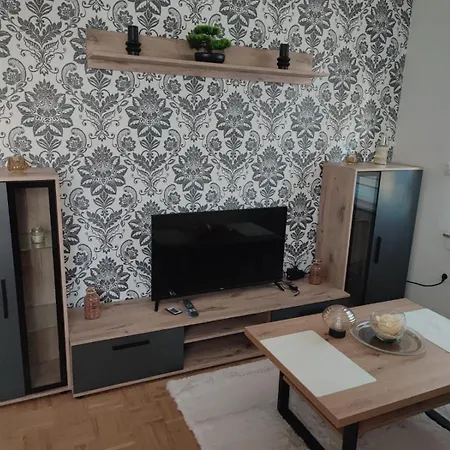 Rene Deluxe 2 In Einer Wg Mit Gemeinschaftskueche Apartment *