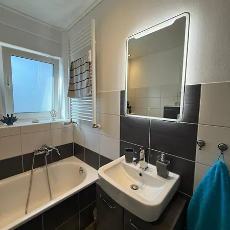 Apartment Rene Deluxe Apartament 2 Zimmer In Einer Wg Mit Gemeinschaftskueche