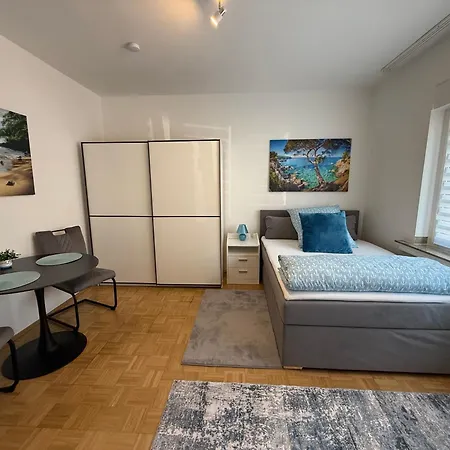 Rene Deluxe Apartament 2 Zimmer In Einer Wg Mit Gemeinschaftskueche Apartment *