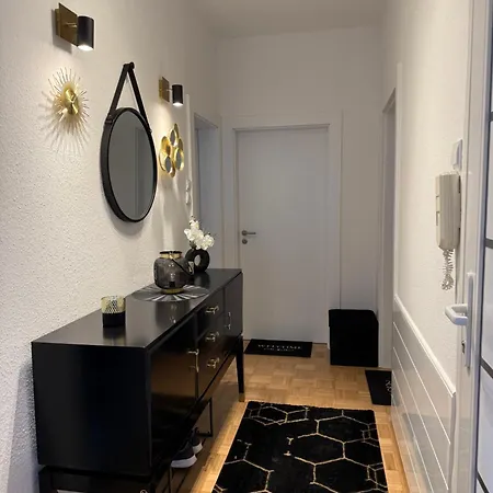 Rene Deluxe Apartament 2 Zimmer In Einer Wg Mit Gemeinschaftskueche *
