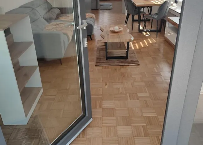 Rene Deluxe 2 In Einer Wg Mit Gemeinschaftskueche