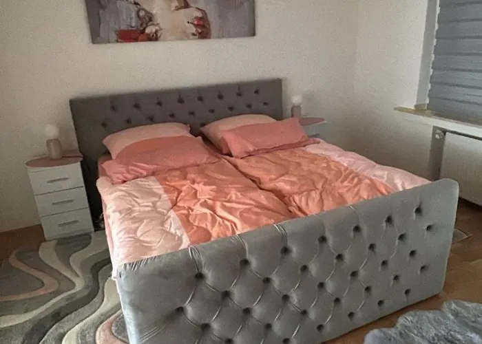 Rene Deluxe 2 In Einer Wg Mit Gemeinschaftskueche Oberhausen (North Rhine-Westphalia)