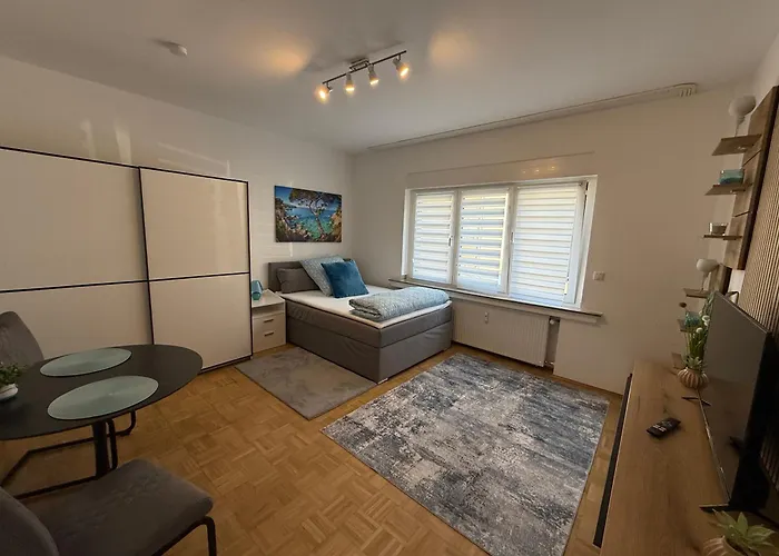 Rene Deluxe 2 In Einer Wg Mit Gemeinschaftskueche * Oberhausen (North Rhine-Westphalia)